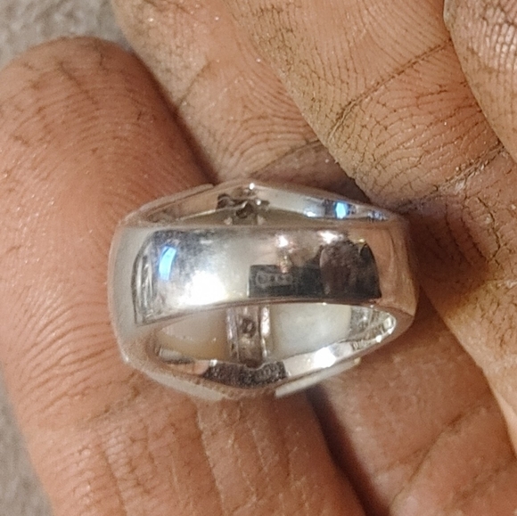 Ladies Silver and Opal? Cocktail Ring - Picture 3 of 8